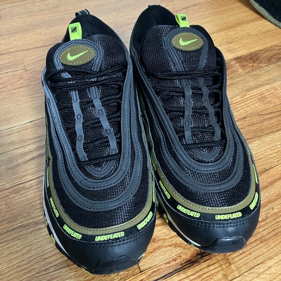 Nike green volt undefeated 10.5 3m collab